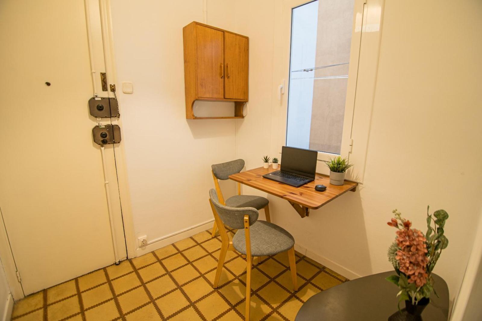Blai Hostel Barcelona Bagian luar foto